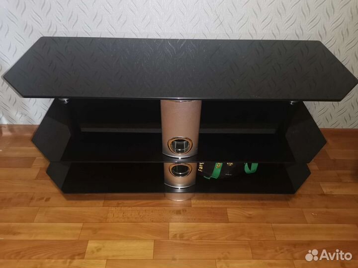 Стеклянная тумба под тв