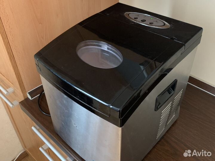 Ледогенератор кубикового льда