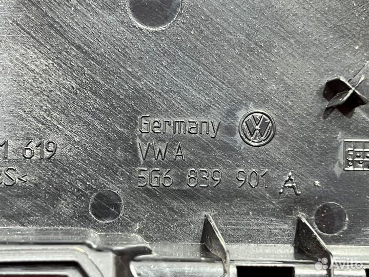 Накладка декоративная левая Volkswagen Golf MK7