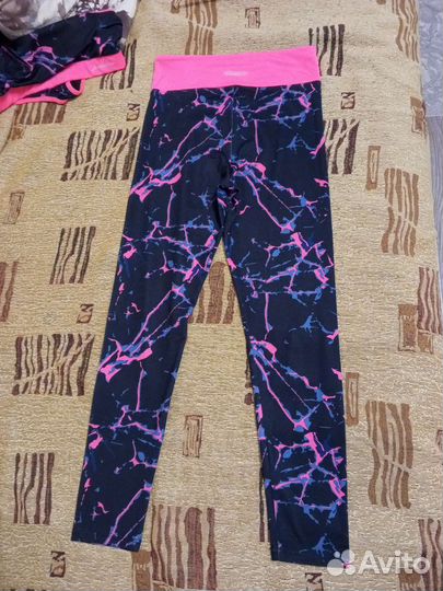 Спортивный топ-бра и лосины