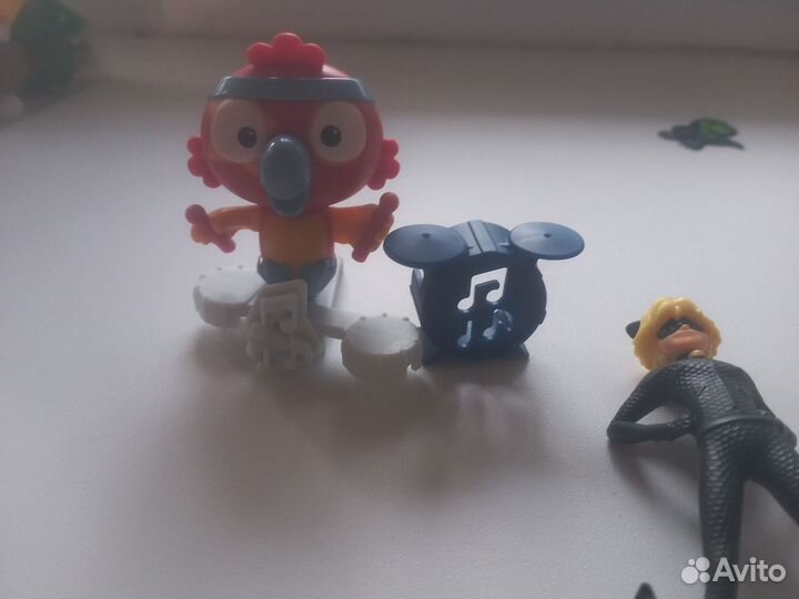 Игрушки из большого киндера