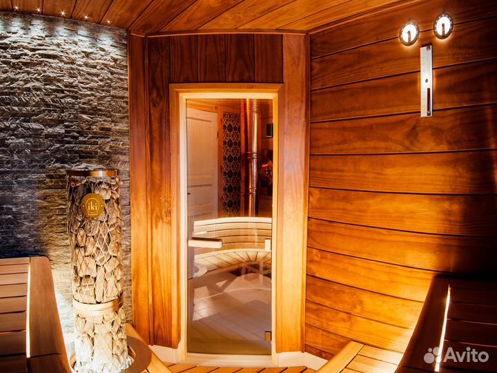 Дверь стеклянная в баню