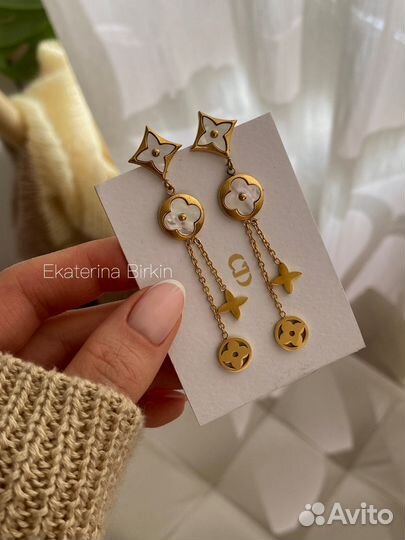 Серьги louis vuitton с дефектом цвет золото