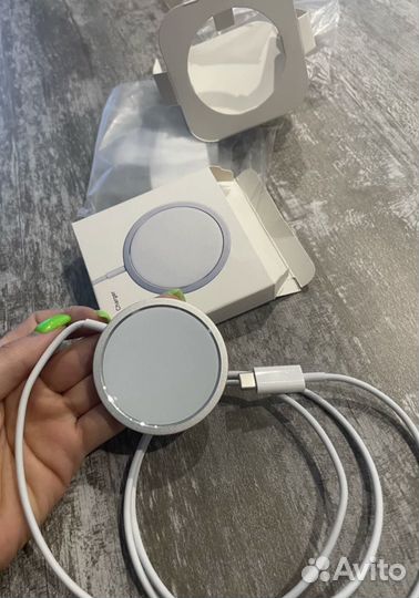 Беспроводная зарядка Magsafe