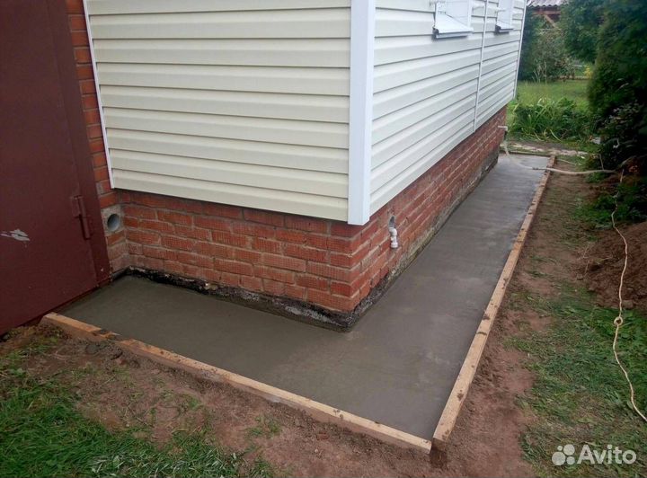 Бригада строителей