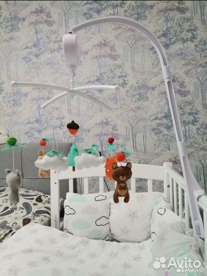 Мобиль для детской кроватки из фетра