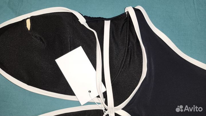 Купальник слитный новый 42 в отпуск