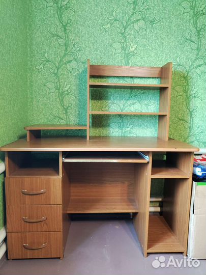 Компьютерный стол