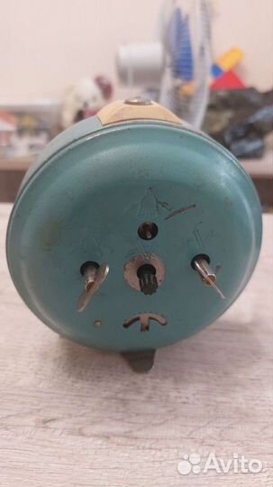 Часы-будильник янтарь