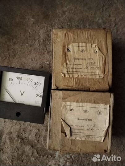 Вольтметр на 250V