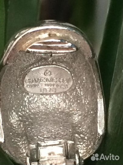 Клипсы, маркировка 1976 Givenchy, Paris New York