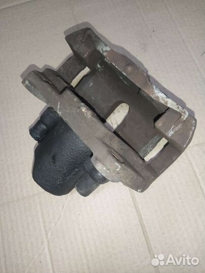 Суппорт передний левый bmw e39 м57 3.0d