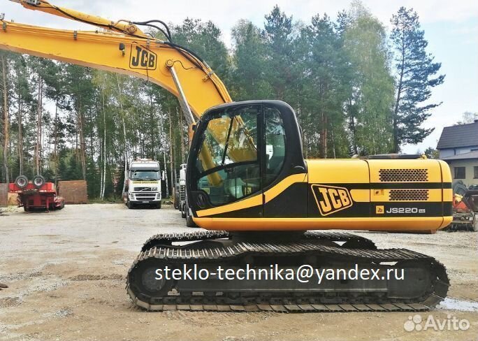 Заднее стекло на экскаватор Jcb Js