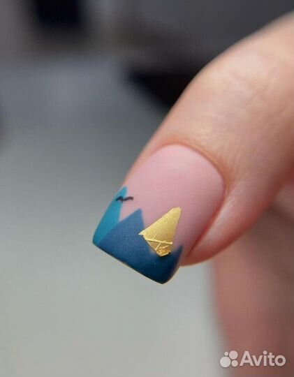 Модель на маникюр