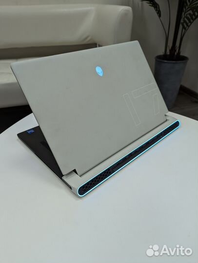 Dell Alienvare X17 R1 32/1TB