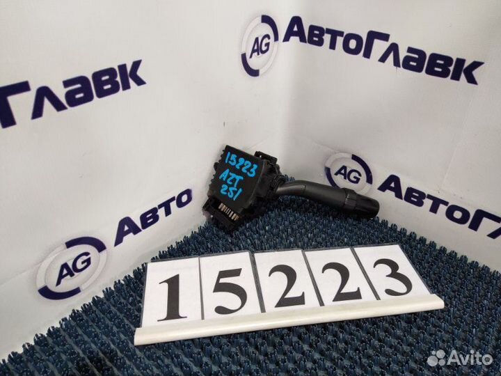 Переключатель дворников Toyota Avensis