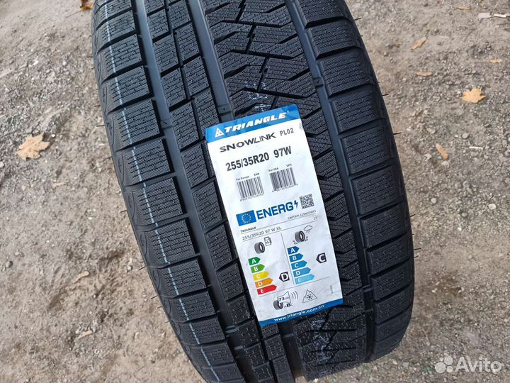 Triangle PL02 255/35 R20 97W