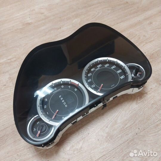 Приборная панель Honda Accord 8 2008-2010