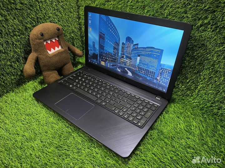 Asus для игр с GeForce MX110 + SSD