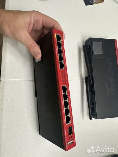 Роутер MikroTik WiFI rb2011UiAS-2HnD-IN