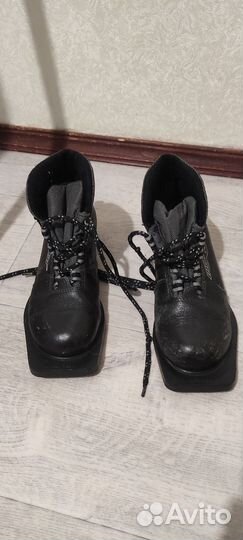 Лыжные ботинки