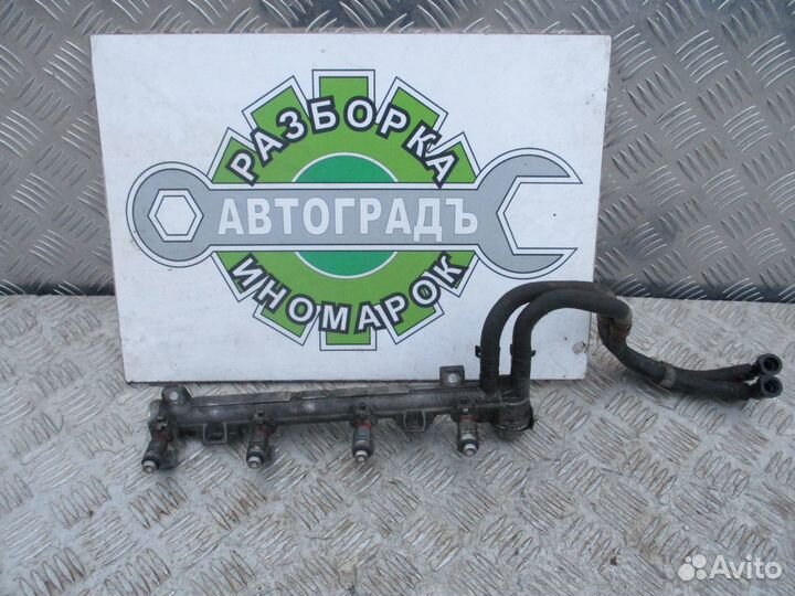 Топливная рампа Фольксваген Гольф 4 1.4