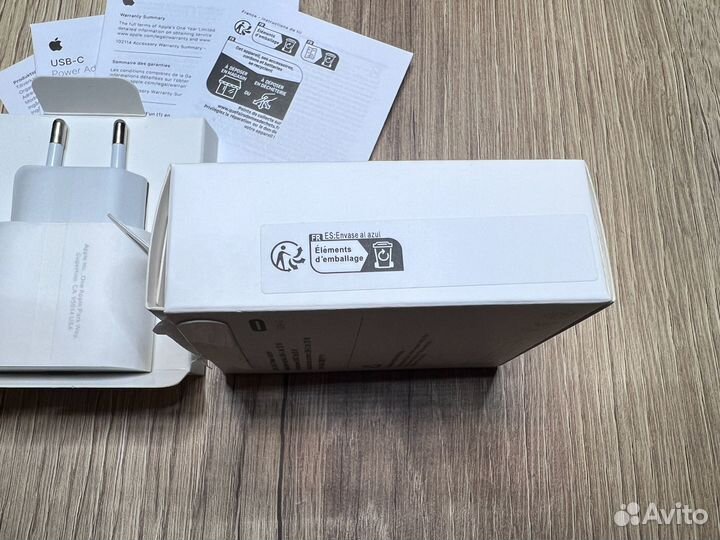 Адаптер питания, Блок Apple USB-C 20W, A2347