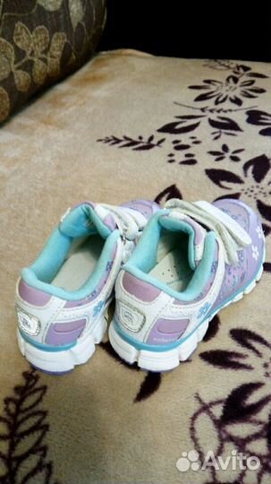 Кроссовки для девочки