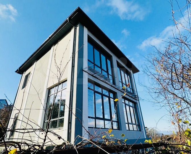 Дом 187 м² на участке 4 сот.