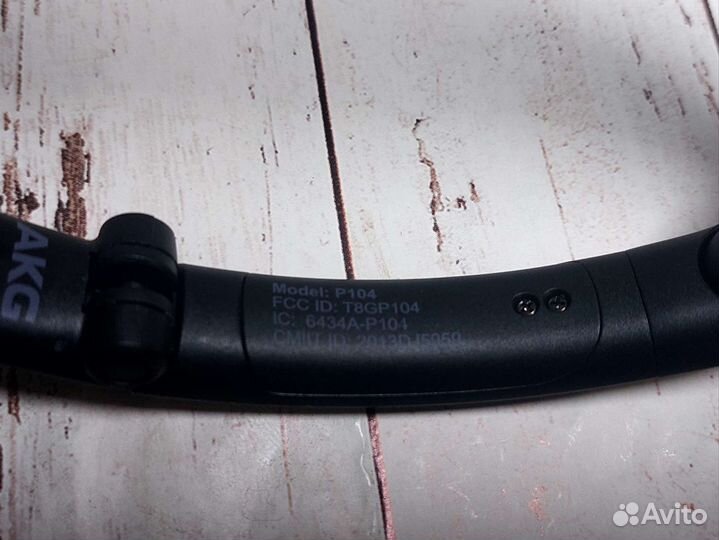 Bluetooth наушники AKG P104 для Мерседес