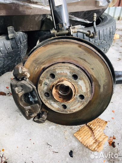 Амортизатор передний Skoda Rapid