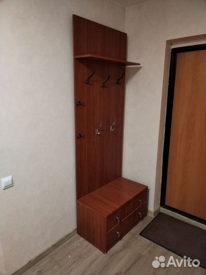 Вешалка в прихожую