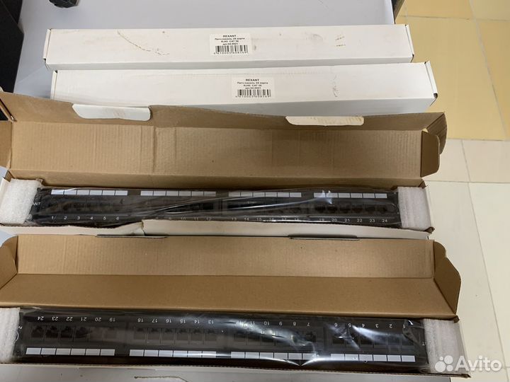 Патч-панель 19 1U 24 порта RJ-45 5e 04-0021 Rexant