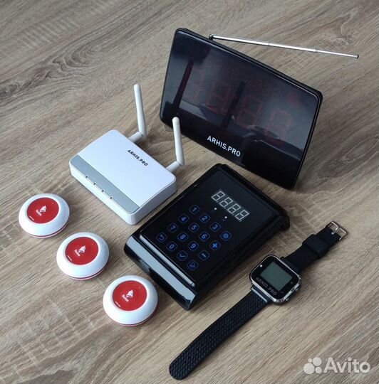 Кнопка вызова официанта с часами, табло, усилитель