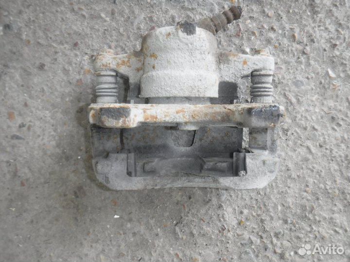 Суппорт передний левый Fiat Albea 1.4 2008