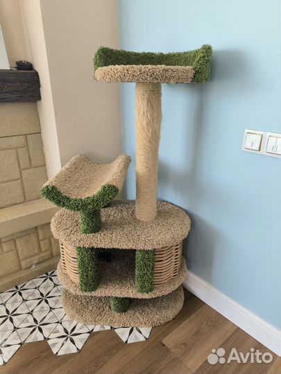 Комплекс для кошек с домиком и лежанкой 