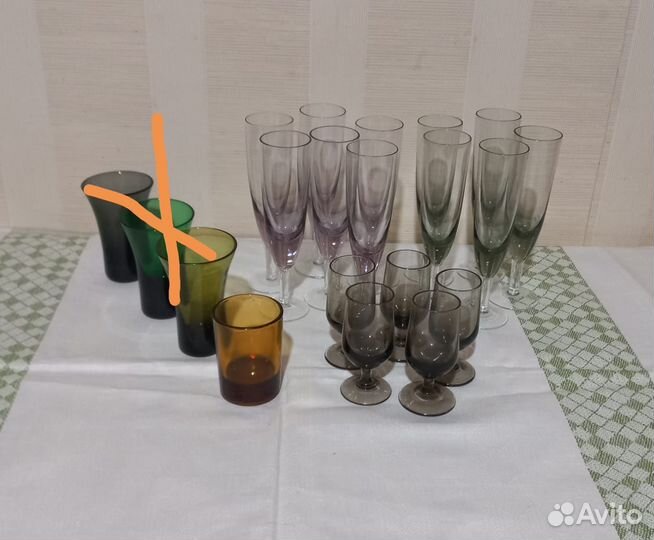Цветное стекло рюмки стопки