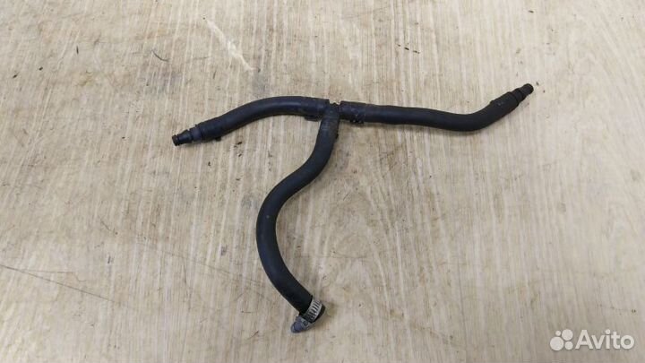 Патрубок расширительного бачка Mercedes-Benz A2045