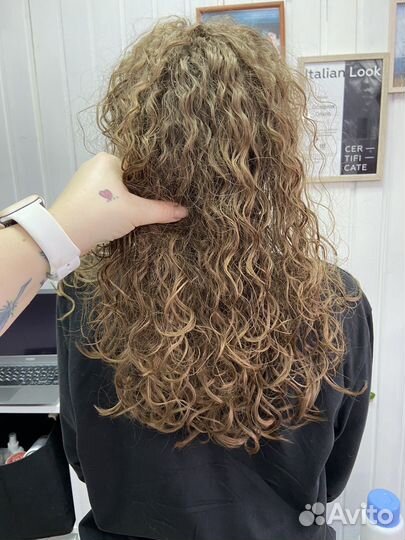 Химическая завивка волос прикорневой объём