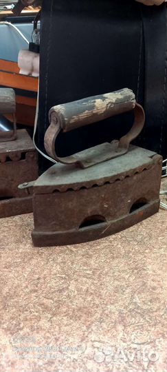 Утюги старинные