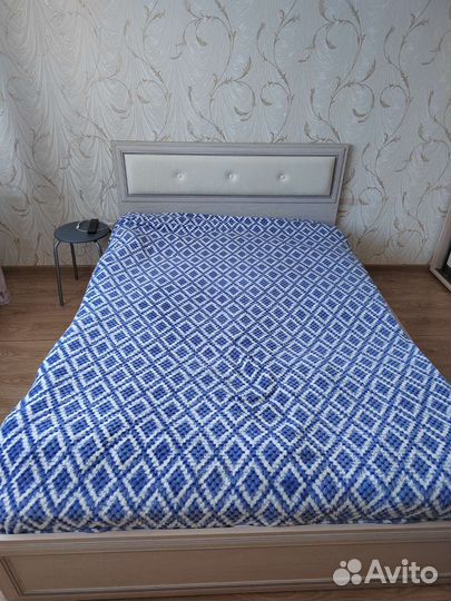 Кровать