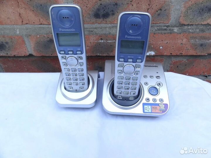 Рабочий цифровой радиотелефон Panasonic KX-TG7226R