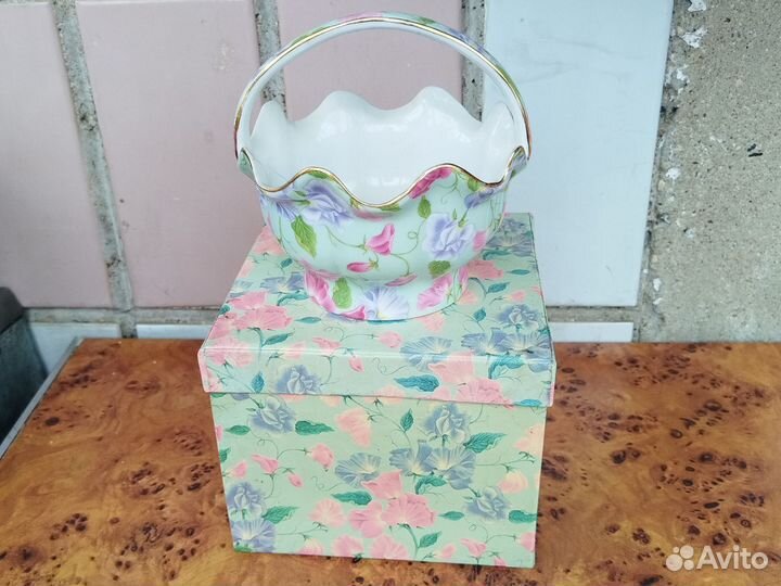 Продам конфетницу