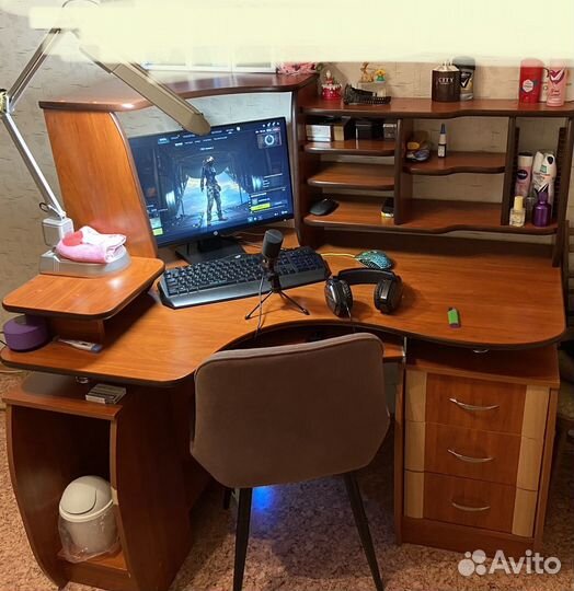 Компьютерный стол