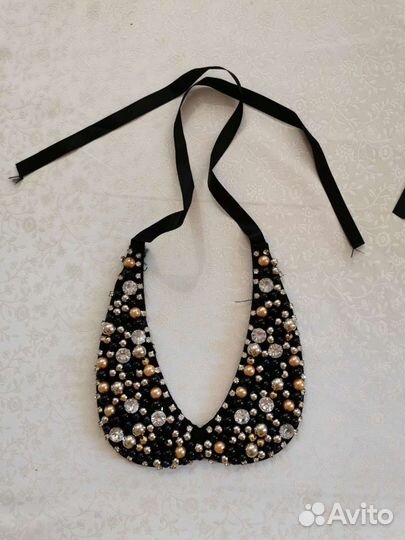 Воротник с бусинами