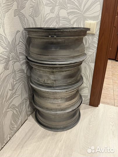 Продаю диски