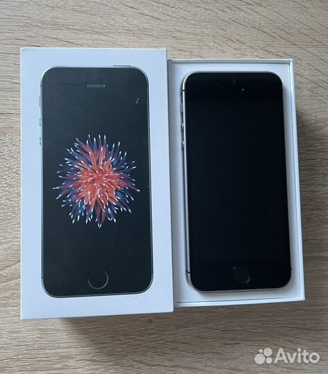iPhone SE, 32 ГБ