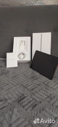 Продам iPad mini 5