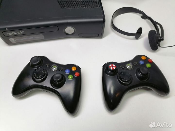 Xbox 360S+2джоя, 999игр Прошита