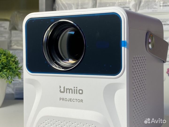 Проектор Umiio
